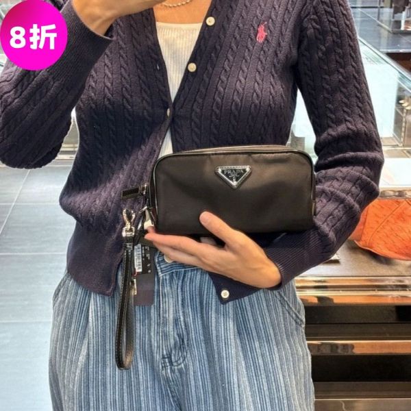 Prada 2NE063 再生尼龍配磨砂皮革手拿包    附腕帶 Prada手拿包, 再生尼龍手拿包, 磨砂皮革手拿包, Prada環保包, Prada三角標誌包, Prada女款手拿包, 多功能小包