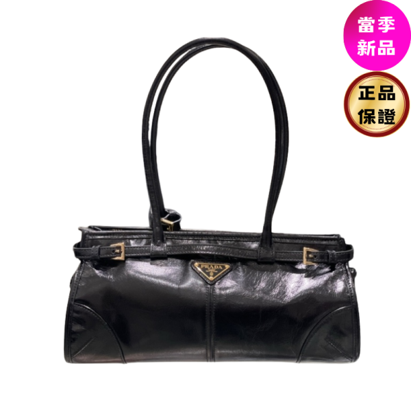 Prada 1BA426 Soft Lux 中款亮澤皮革繫帶 Bonnie包   黑色/付長肩帶 Prada, Prada Bonnie, Prada 1BA426, Prada 亮澤皮革包, Prada iPad 11 可放包, Prada 長夾可放包, 精品肩背包推薦, 精品斜背包推薦, 通勤包推薦, 時尚精品包, 平行輸入, 精品平行輸入, 100% 真品, 專櫃真品保證, 精品折扣, 優惠精品價格, 限時優惠, 快速配送, 台灣精品代購, 精品包哪裡買, Prada 包專櫃價格