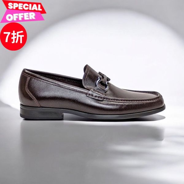 Ferragamo 769879 男款 Gancini 小牛皮樂福鞋 典雅棕 US5/5.5/6/6.5/7/7.5/8/8.5/9 Ferragamo、Gancini、樂福鞋、皮革鞋、棕色鞋履、精品男鞋、平行輸入、精品平行輸入、100%真品、專櫃真品保證、精品折扣、優惠精品價格、限時優惠、快速配送、台灣精品代購