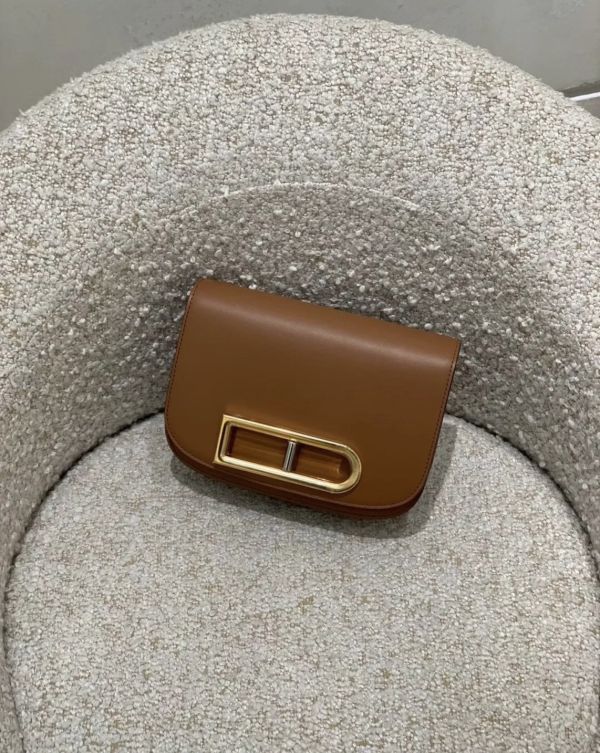 Delvaux 小款 Olen Calf 天鵝絨小牛皮 Lingot 包    焦糖棕 Delvaux 小款 Olen Calf 天鵝絨小牛皮 Lingot 包    焦糖棕