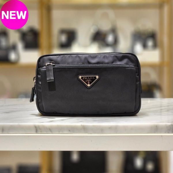 Prada  2VL977 再生尼龍及Saffiano皮革腰包  黑色 Prada再生尼龍腰包, Saffiano皮革腰包, Prada環保包款, 經典時尚腰包, 輕便旅行包