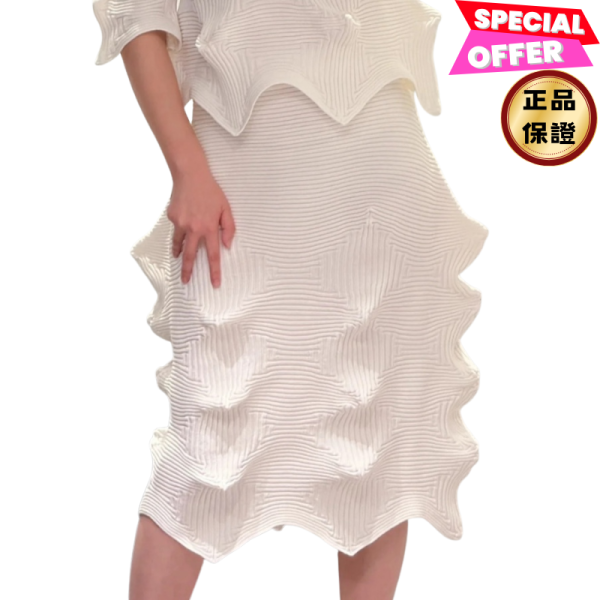 Issey Miyake 女款 褶皺不規則中長裙 紙白色   2號/中號 適用大部分身材 Issey Miyake、褶皺裙、IM56KG78305、紙白色裙、中長裙、日本設計師品牌、立體設計、創新面料、日本製造、精品服飾推薦、精品服飾評價、精品服飾價格、平行輸入、100%真品、專櫃真品保證、限時優惠、精品服飾哪裡買