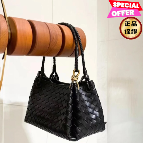 Bottega Veneta 835921 Parachute 羊皮編織中款降落傘包   黑色 Bottega Veneta, Intrecciato, 羊皮革, 黑色, 義大利製造, 肩背包, 時尚單品