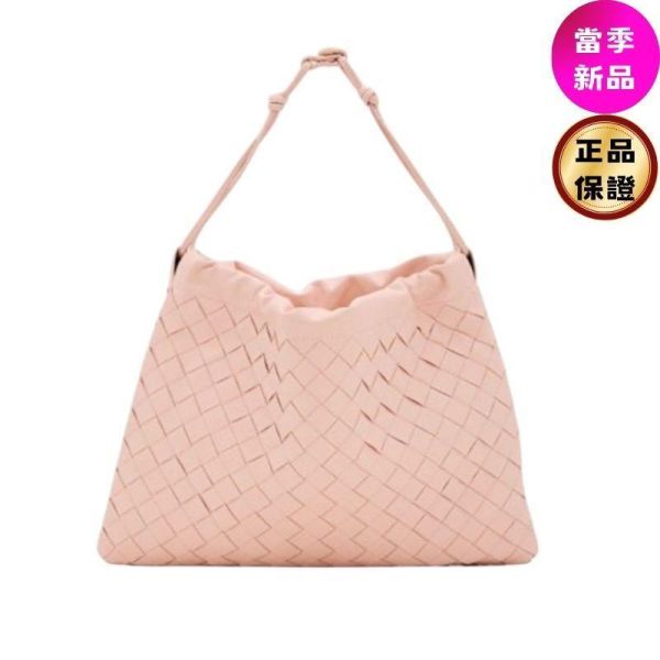 Bottega Veneta 796728 編織小牛皮抽繩福袋包  櫻花粉 Bottega Veneta、抽繩福袋包、編織包、小牛皮包、櫻花粉包、可變換背帶、平行輸入、精品平行輸入、100%真品、專櫃真品保證、精品折扣、優惠精品價格、限時優惠、快速配送、台灣精品代購