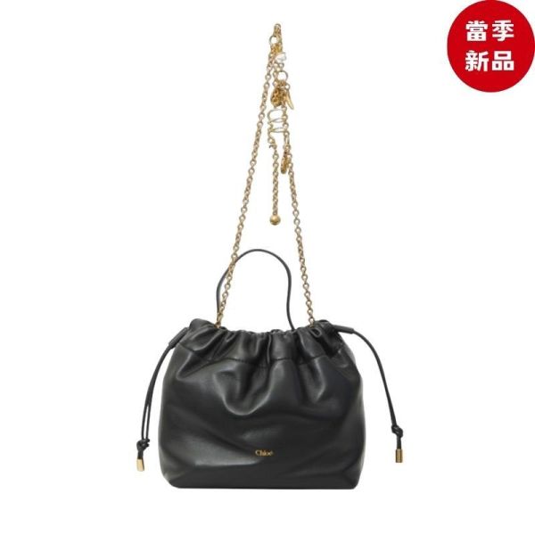 Chloe 小款 Icons 納帕小羊皮珍珠鏈條抽繩水桶包  Blushy Brown 棕紅色 Chloé,Chloé Icons,Small Chloé Icons,Chloé Icons Bag,Chloé鏈條包,納帕小羊皮包,Blushy Brown,棕色肩背包,金色鏈條包,Horse Medal,Chloé Charms,CH26UP789R1226P