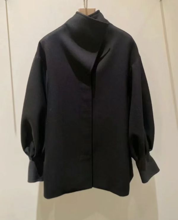 Jil Sander 女款 OS 版型燈籠袖初羊毛大衣 黑色 IT 40/42/44/48 Jil Sander 女款 OS 版型燈籠袖初羊毛大衣
黑色