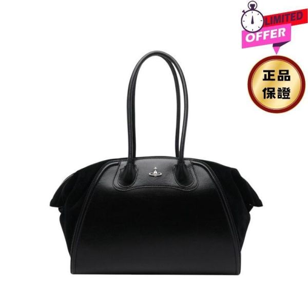 Vivienne Westwood Shirley Holdall 麂皮保齡球包 Vivienne Westwood Shirley Holdall 採麂皮與皮革設計,搭配 Orb 標誌與大容量結構,義大利製造。