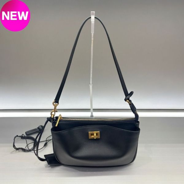 Balenciaga 814111 Rodeo Sling 小牛皮迷你包  黑色 Balenciaga, Rodeo Sling Pochette, 迷你斜背包, 小牛皮包, 黑色迷你包, Balenciaga 包推薦, 精品包款推薦, 小型肩背包, 精品斜背包, 精品包評價, 精品包價格, 平行輸入, 精品平行輸入, 100% 真品, 專櫃真品保證, 精品折扣, 優惠精品價格, 限時優惠, 快速配送, 台灣精品代購, 精品包包哪裡買, 精品包專櫃價格