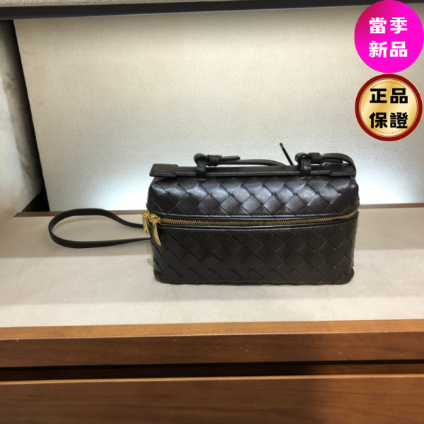 Bottega Veneta 789709 Intrecciato Vanity Case 編織盒子包  黑色 Bottega Veneta, Intrecciato Leather Vanity Case, 黑色, 義大利製造, 編織皮革, 金色五金, 實用設計, 時尚單品, 多功能手袋