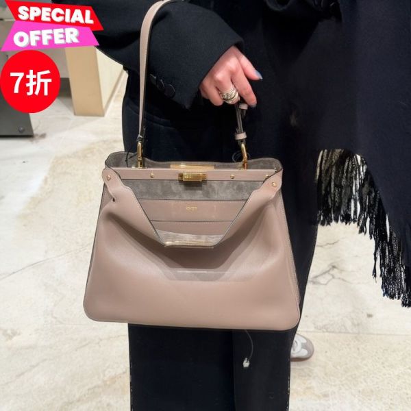 Fendi 8BN353 中款小牛皮 Peekaboo Soft 包  鴿灰色 Fendi Peekaboo、Fendi 中款包、Peekaboo Soft、小牛皮肩背包、義大利精品包、鴿灰色精品包、Fendi 正品、精品推薦、限時優惠、100% 專櫃真品