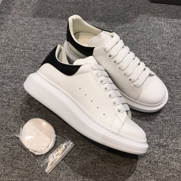 Alexander McQueen Oversized 男款厚底球鞋  黑色皮革尾/白色     IT 40 YSL COLLEGE學院包