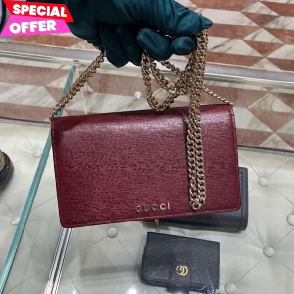 Gucci ‎772643 壓紋小牛皮 WOC 鏈帶包  Rosso Ancora 絕美暗紅色 Gucci Wallet on Chain, 皮革鏈條包, 迷你斜背包, Rosso Ancora斜背包, 義大利手工包, 奢華時尚包, 時尚斜背包