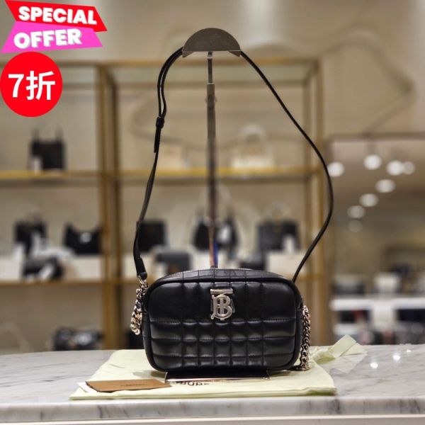 Burberry 80648541 Lola 迷你絎縫羔羊皮相機包    黑色銀釦 Burberry 80648541、Lola 迷你相機包、絎縫羔羊皮包
、Burberry 黑色相機包、銀釦相機包、義大利製相機包
、Burberry Lola 相機包推薦、奢華羔羊皮包款、絎縫設計相機包