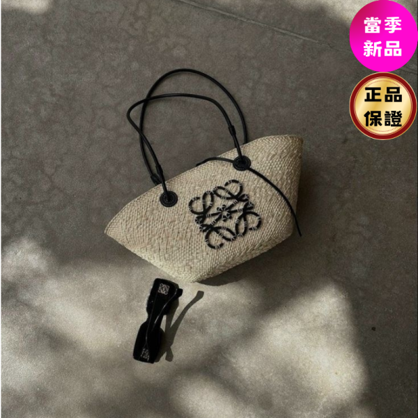 Loewe Anagram 伊拉卡棕櫚葉拼小牛皮小款草編包  自然色/黑色 Loewe 手袋,Anagram水桶包, 伊拉卡棕櫚葉, 小牛皮, 西班牙製造, 時尚單品