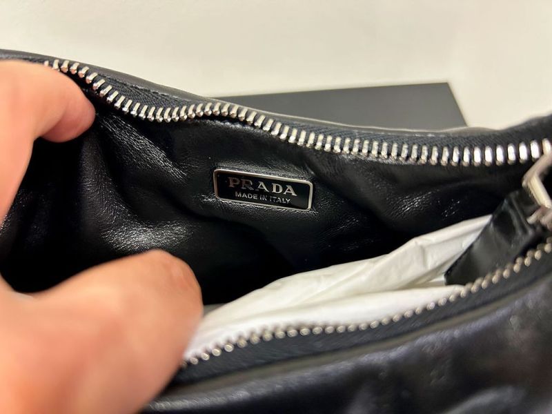 Prada Soft 1BA384 軟墊納帕軟皮迷你可頌包  黑色付長肩帶 PRADA