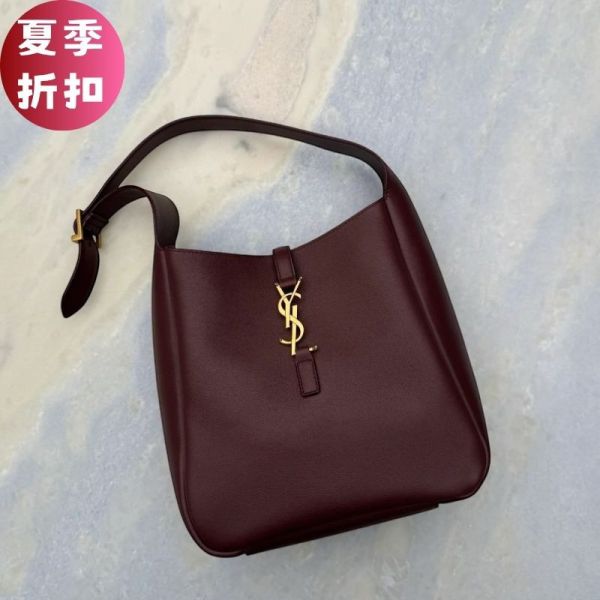 Saint Laurent 753837 YSL LE 5 A 7 大型柔軟皮革包    葡萄乾色 LE 5 À 7 手袋, 柔軟大型包, 小牛皮手袋, 義大利手工包, 時尚肩背包, Cassandre 標誌, 實用設計