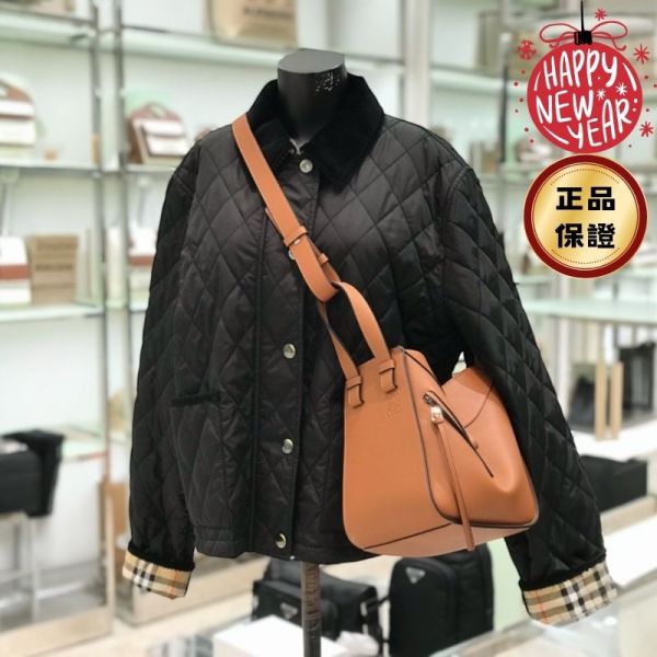 Loewe 經典小牛皮 Compact Hammock 吊床包    焦糖色 Loewe, Compact Hammock 包, 經典小牛皮, 多功能設計, 焦糖色包包, 西班牙製造