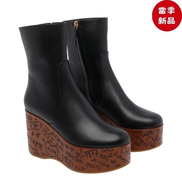 Chloe 女款 Maxime Wedge亮面小牛皮木紋楔型短靴  黑色  IT 37/38/39/40 Chloé,Chloé Maxime,Maxime短靴,楔型短靴,厚底短靴,黑色短靴,亮面小牛皮,木紋厚底,Wedge Boots,CH25W15DUK001