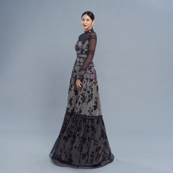 ERIKACHUNG 歐式古典｜幾何雙層次蕾絲長洋裝 #erikachung #洋裝 #高級訂製 #高訂禮服 #高訂時裝 #設計師品牌 #Erika設計師