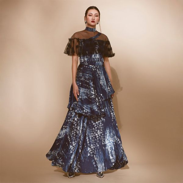 ERIKACHUNG 湛藍海洋｜透膚小斗篷上衣 #erikachung #洋裝 #高級訂製 #高訂禮服 #高訂時裝 #設計師品牌 #Erika設計師