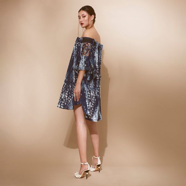 ERIKACHUNG 湛藍海洋｜玫瑰編織一字領上衣/洋裝兩穿 #erikachung #洋裝 #高級訂製 #高訂禮服 #高訂時裝 #設計師品牌 #Erika設計師