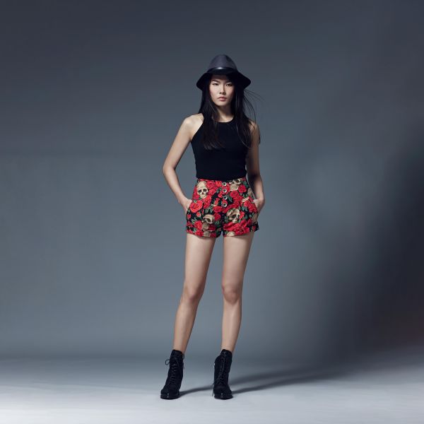 ERIKACHUNG 手繪藝術家｜骷塿玫瑰高腰短褲 #erikachung #洋裝 #高級訂製 #高訂禮服 #高訂時裝 #設計師品牌 #Erika設計師