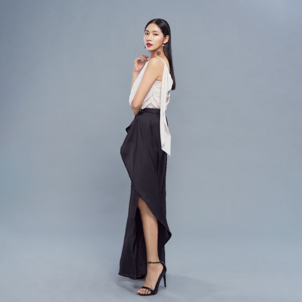 ERIKACHUNG 新清俐落｜荷葉長寬褲裙 #erikachung #洋裝 #高級訂製 #高訂禮服 #高訂時裝 #設計師品牌 #Erika設計師