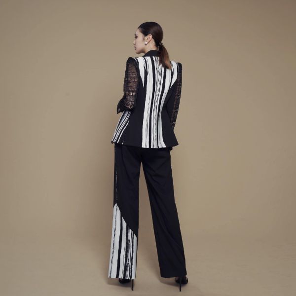 ERIKACHUNG 手繪藝術家｜條紋拼接蕾絲修身西裝外套 #erikachung #洋裝 #高級訂製 #高訂禮服 #高訂時裝 #設計師品牌 #Erika設計師