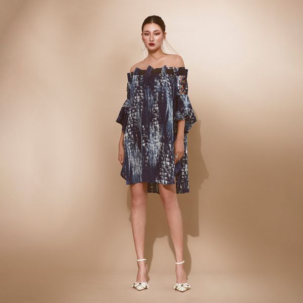 ERIKACHUNG 湛藍海洋｜玫瑰編織一字領上衣/洋裝兩穿 #erikachung #洋裝 #高級訂製 #高訂禮服 #高訂時裝 #設計師品牌 #Erika設計師