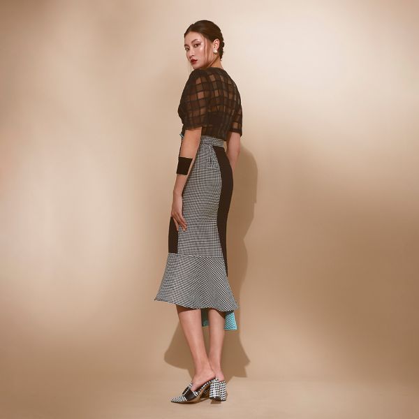 ERIKACHUNG 幾何抽象｜格紋裸紗透膚上衣 #erikachung #上著  #高級訂製 #高訂禮服 #高訂時裝 #設計師品牌 #Erika設計師