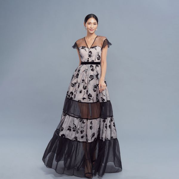 ERIKACHUNG 普羅旺斯｜粉嫩玫瑰透膚雙層次長洋裝 #erikachung #洋裝 #高級訂製 #高訂禮服 #高訂時裝 #設計師品牌 #Erika設計師