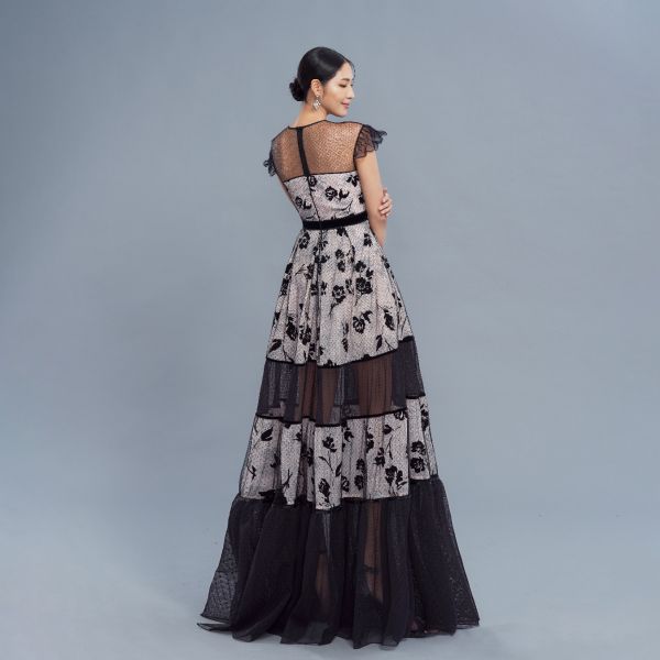 ERIKACHUNG 普羅旺斯｜粉嫩玫瑰透膚雙層次長洋裝 #erikachung #洋裝 #高級訂製 #高訂禮服 #高訂時裝 #設計師品牌 #Erika設計師