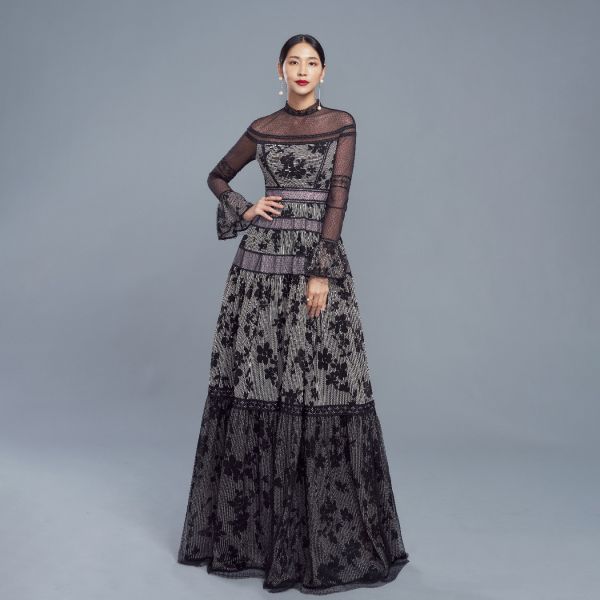 ERIKACHUNG 歐式古典｜幾何雙層次蕾絲長洋裝 #erikachung #洋裝 #高級訂製 #高訂禮服 #高訂時裝 #設計師品牌 #Erika設計師