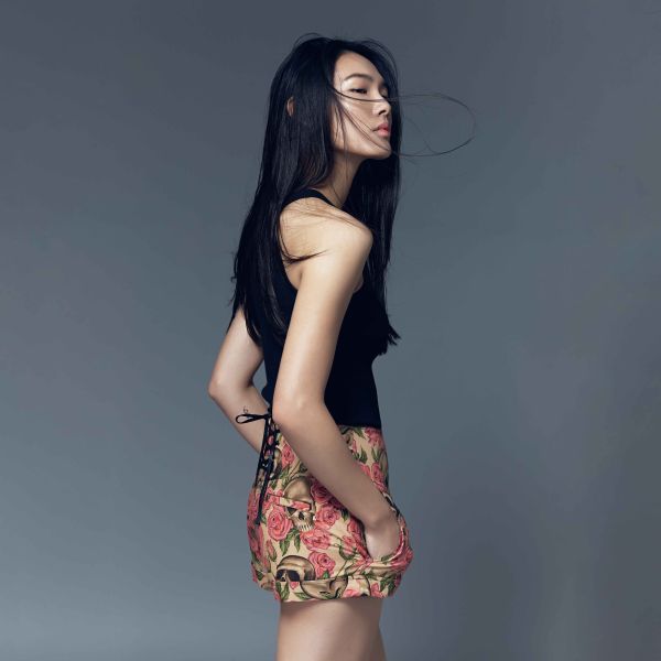 ERIKACHUNG 手繪藝術家｜骷塿玫瑰高腰短褲-粉卡其 #erikachung #洋裝 #高級訂製 #高訂禮服 #高訂時裝 #設計師品牌 #Erika設計師