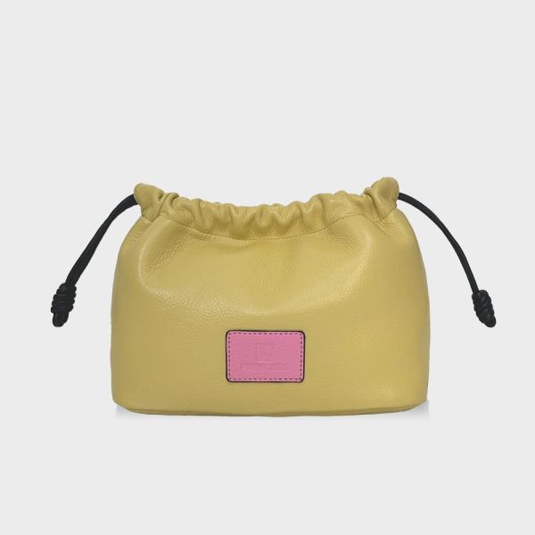 精品館甩紋牛皮空氣微束斜背包 