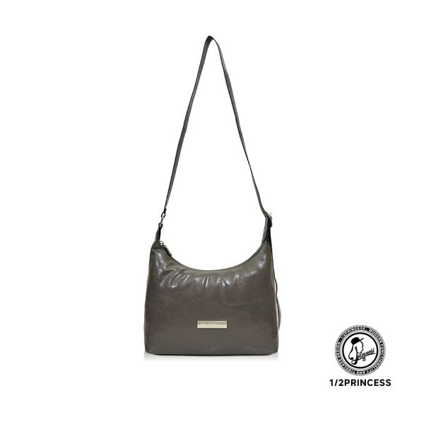 品牌油蠟皮革彎月包 