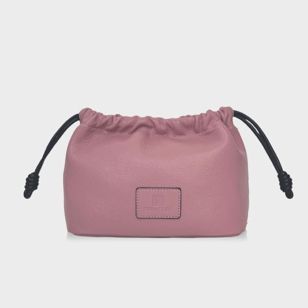 精品館甩紋牛皮空氣微束斜背包 