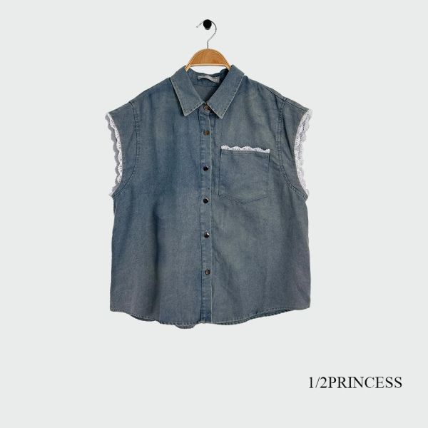 蕾絲邊牛仔排扣衫 