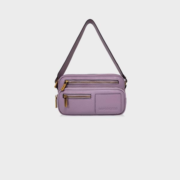 精品館甩紋牛皮克制配置斜背 