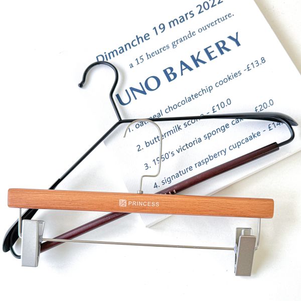 品牌衣架or褲夾 