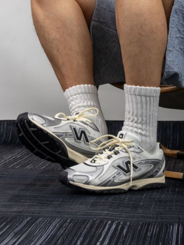 NEW BALANCE 204L 