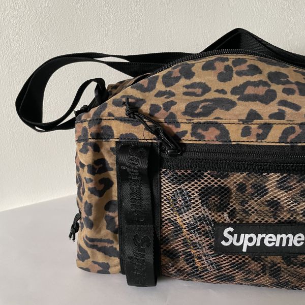 Supreme 包款 
