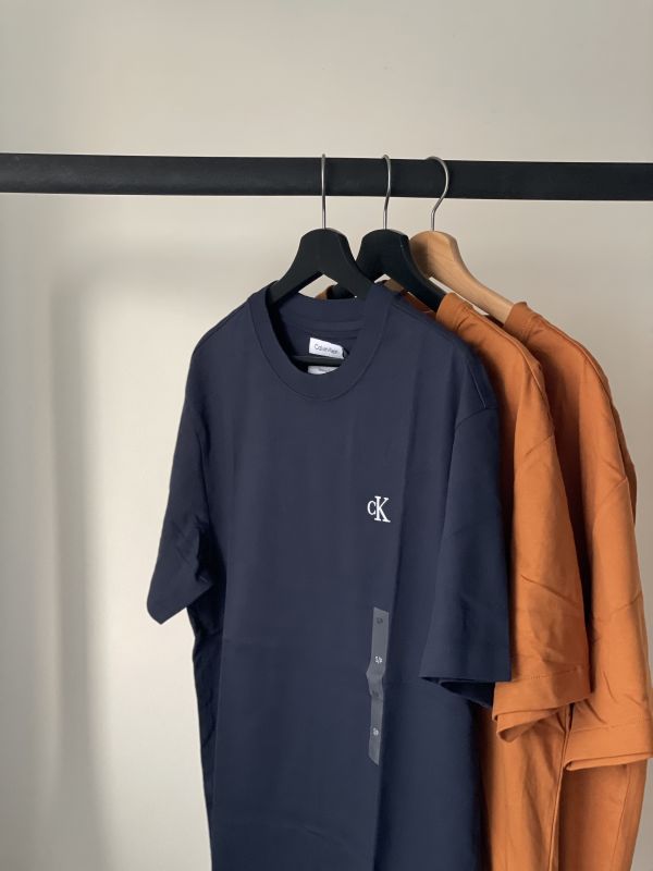 Calvin Klein 男生刺繡logo短T 