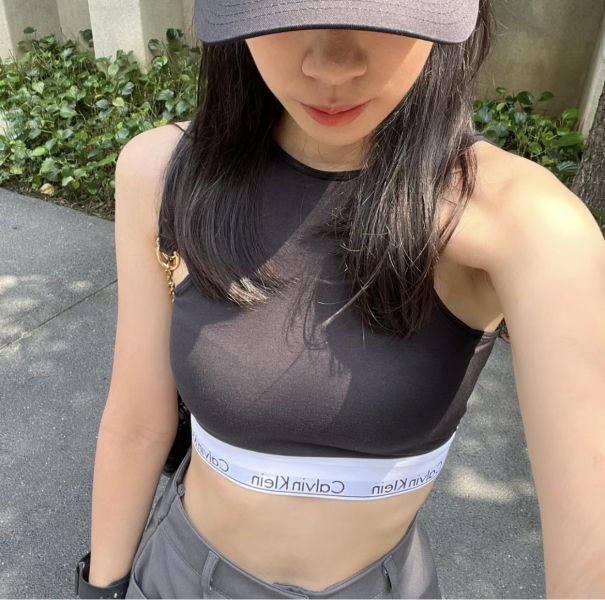 Calvin Klein 削肩背心+褲子 