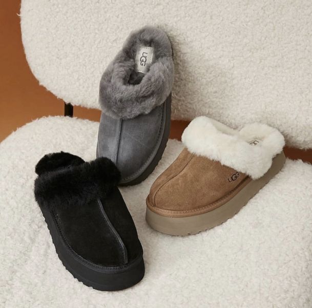 UGG 毛毛厚底拖鞋 