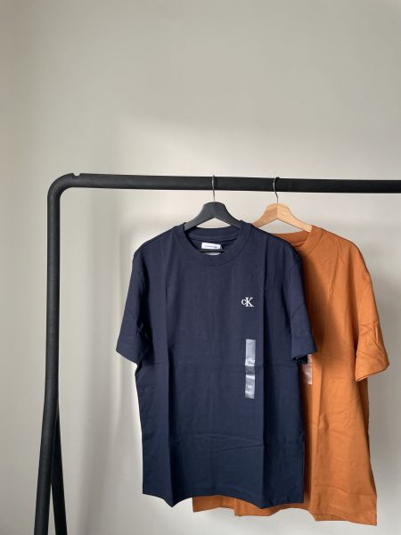 Calvin Klein 男生刺繡logo短T 