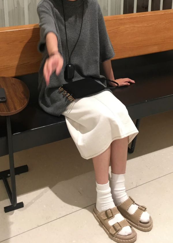 西班牙設計師品牌COOL CHAP 撞色縫線 經典雙扣拖鞋 