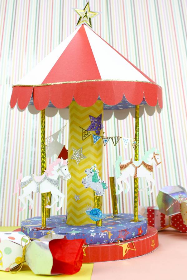 Let’s have a party! A paper carousel party 