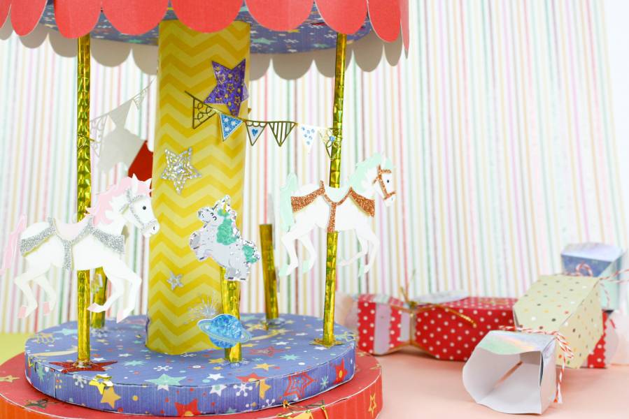 Let’s have a party! A paper carousel party 