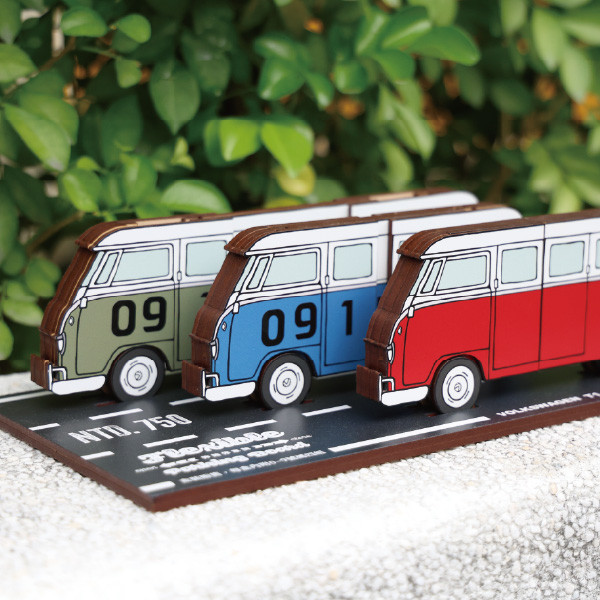 | 經典老車 | 木製臨停車牌/共3款 經典老車,T1,福斯,NISSA,速利,Sunny,臨停車牌,電話號碼,特殊造型,木製品,原印臺南,生日禮物,聖誕禮物,祝賀禮物,結婚禮物,節慶禮物,交換禮物,伴手禮,禮贈品,紀念品,情人節,母親節,父親節,兒童節,台南,台灣,文創,UV印刷,雷射雕刻,暫時外出牌,露營配備